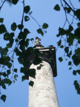 Photo of GIbside monument